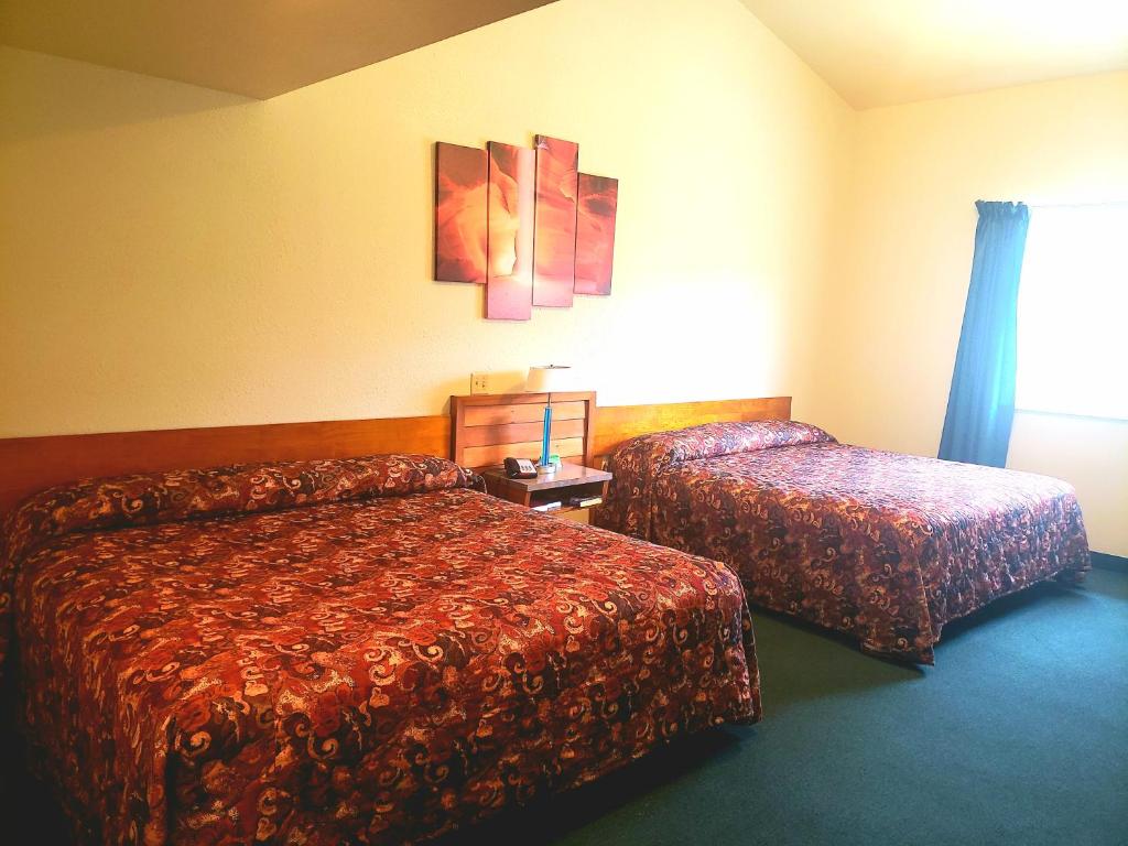 Grand Staircase Inn - image 3