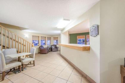 Super 8 by Wyndham Canon City - image 7