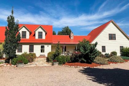 Spacious Cañon City Retreat Near Trails and Rafting!