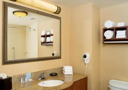 Hampton Inn & Suites Pittsburgh-Meadow Lands - image 21