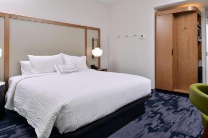 Fairfield Inn & Suites by Marriott Canton - image 10