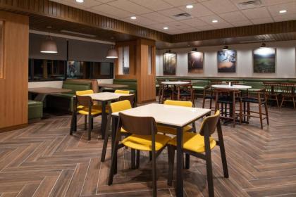 Fairfield Inn & Suites by Marriott Canton - image 12