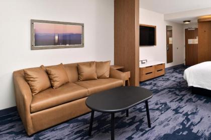 Fairfield Inn & Suites by Marriott Canton - image 3