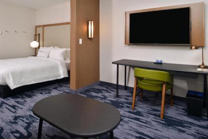 Fairfield Inn & Suites by Marriott Canton - image 5