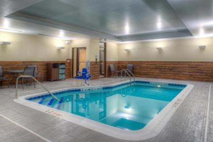 Fairfield Inn & Suites by Marriott Canton - image 6
