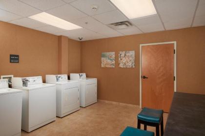 Hampton Inn & Suites Canton - image 21