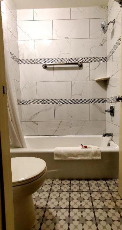 Travelodge by Wyndham Santa Clarita/Valencia - image 11