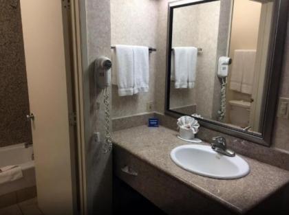 Travelodge by Wyndham Santa Clarita/Valencia - image 2