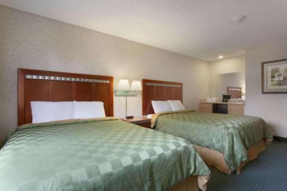 Travelodge by Wyndham Santa Clarita/Valencia - image 5