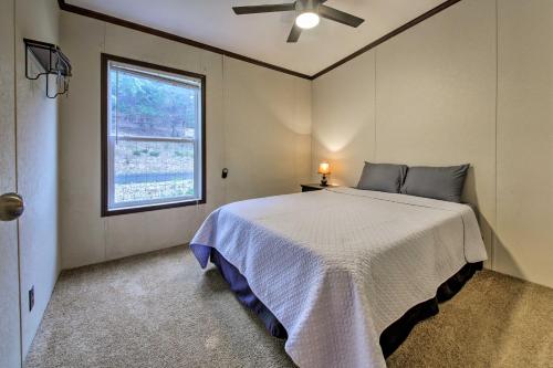 Cozy Canyon Lake Cabin with Hill Country Views! - image 4