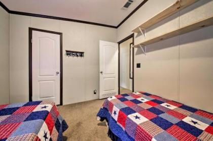 Cozy Canyon Lake Cabin with Hill Country Views! - image 5