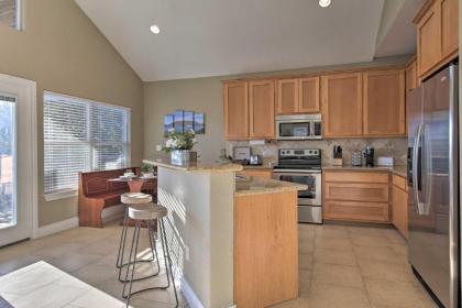 House with Outdoor Oasis Less Than 3 Miles from Canyon Lake! - image 2
