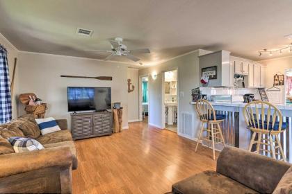 Pet Friendly Home Game Room and Lake Living Texas