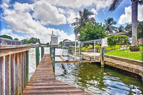 Newly Renovated Tropical Getaway in Cape Coral! - image 4