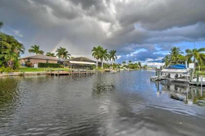 Newly Updated Canalfront Oasis with Pool and Hot tub Cape Coral
