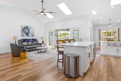 Four Mile Cove Paradise - image 8
