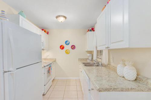 Bikini Bottom Bungalow - Heated Pool & Game Room - Roelens Vacations - image 2