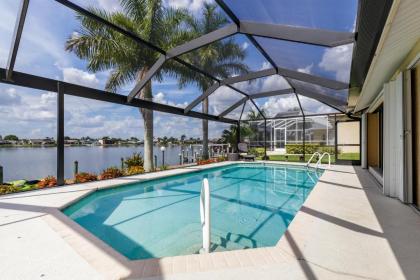 Modern Luxurious Waterfront home with Heated Pool - Villa Dock Holiday - Roelens Vacations - image 3