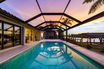 Modern Luxurious Waterfront home with Heated Pool - Villa Dock Holiday - Roelens Vacations - image 5