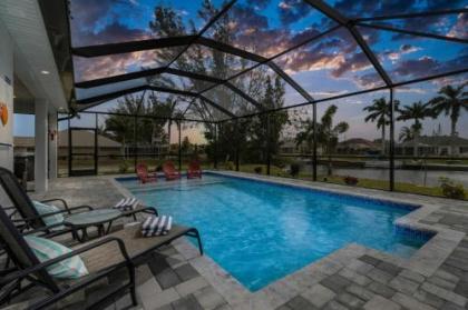 Freshwater Canal Villa with Heat Pool   Villa Homeport   Roelens Vacations Florida