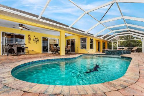 Villa Sundown - Spectacular Sunsets - Cape Coral - Roelens Vacations - main image