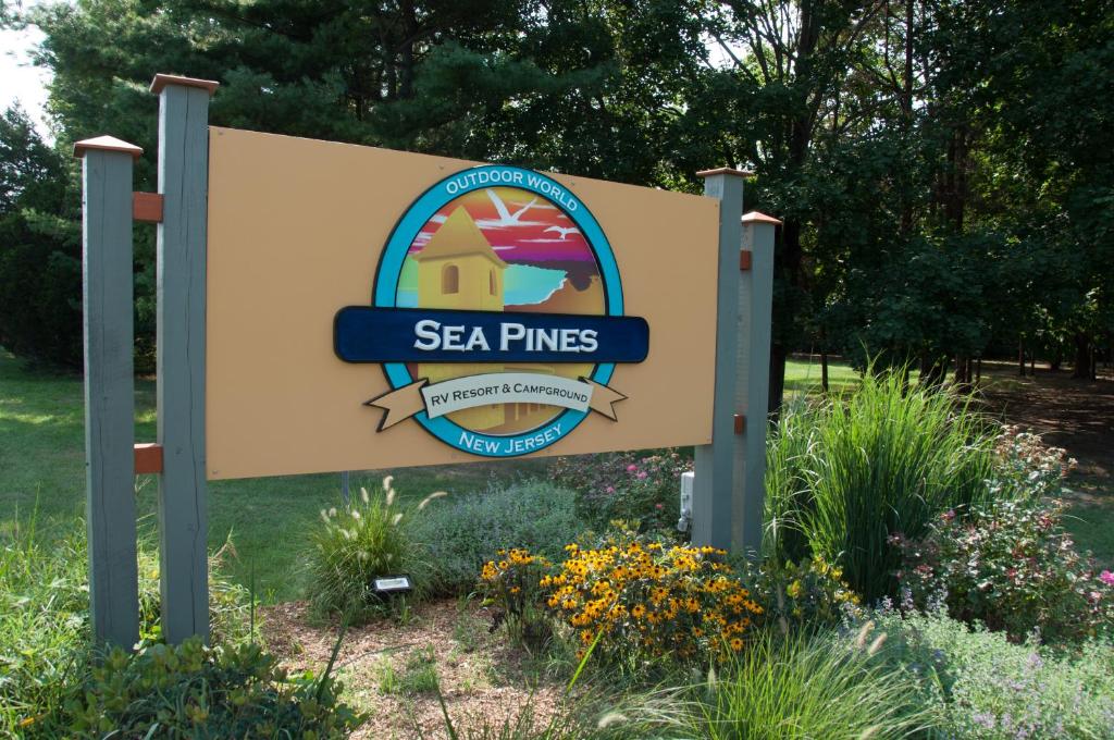 Sea Pines Park Model 1 - main image