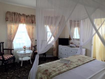 Hotel Macomber - image 2