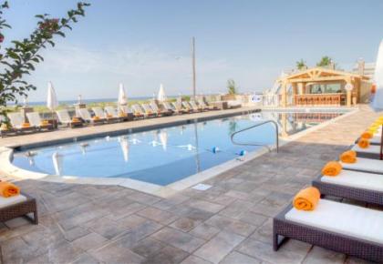 Ocean Club Hotel - image 2