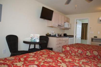 Madison Avenue Beach Club - image 4