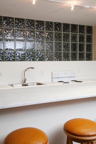 Sandpiper Beach Club - image 5