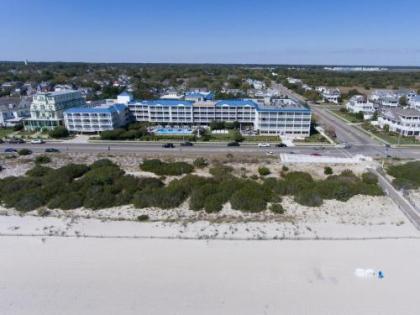 La Mer Beachfront Resort
