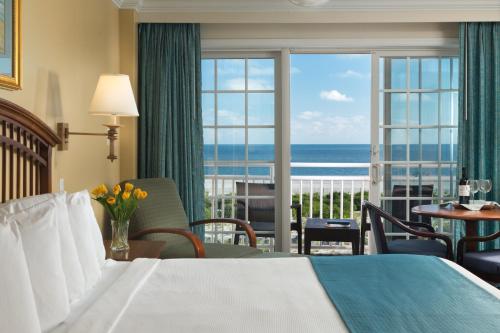 La Mer Beachfront Resort - image 2