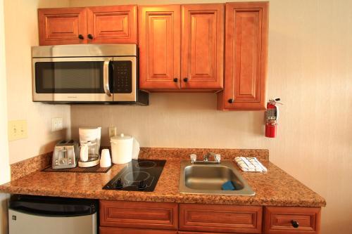 Colton Court Motor Inn - image 5
