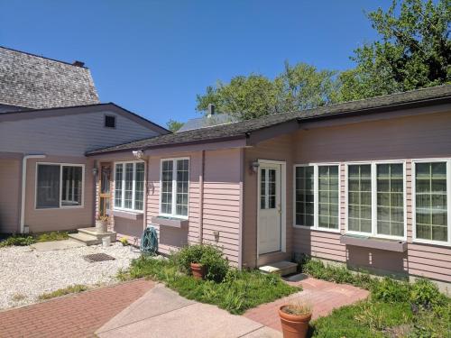 Inn At The Park - The Cottage - image 3