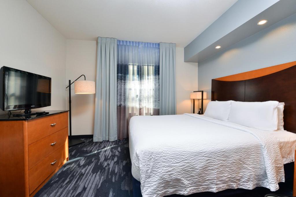 Fairfield Inn & Suites Santa Cruz - Capitola - image 7