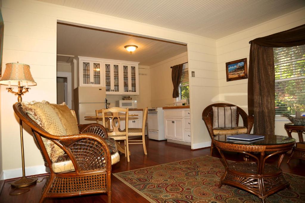 Monarch Cove Inn - image 3