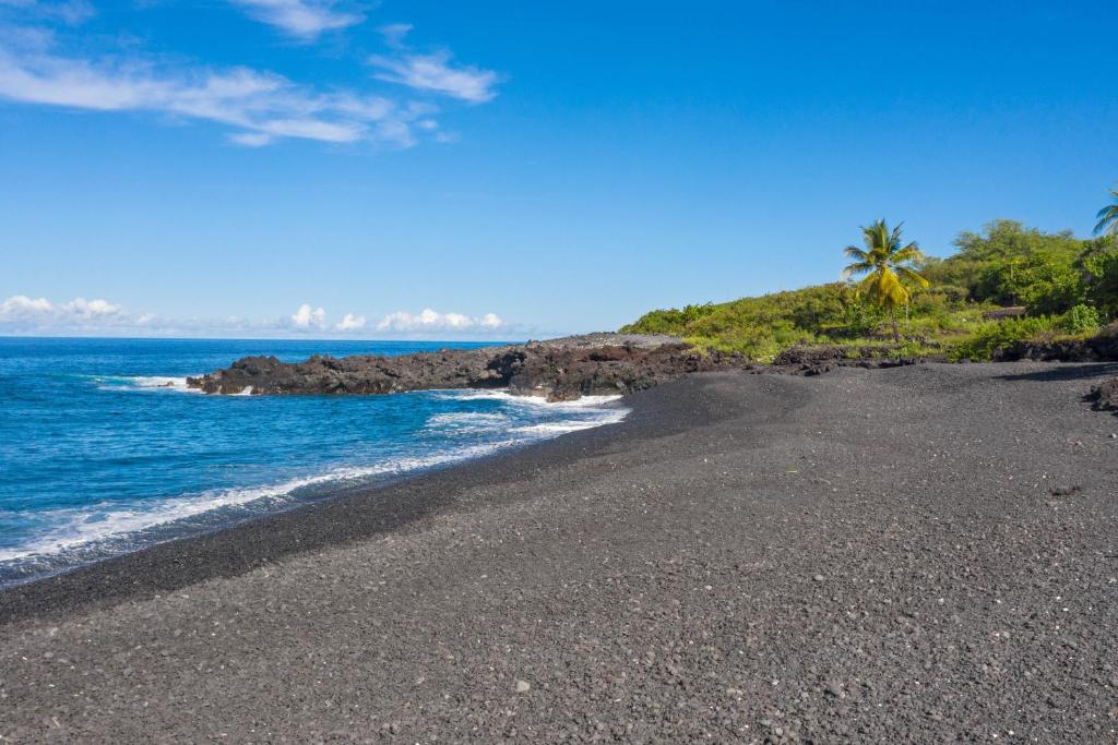 Big Island Kona Dreams by Coldwell Banker Island Vacations - image 3