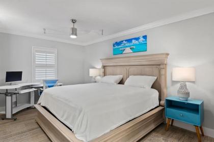Gorgeous End Condo in South Seas Resort Air Ionization System  Free Bikes Florida
