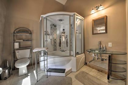 Peaceful Custom Carbondale Home with Pool Near SIU! - image 4
