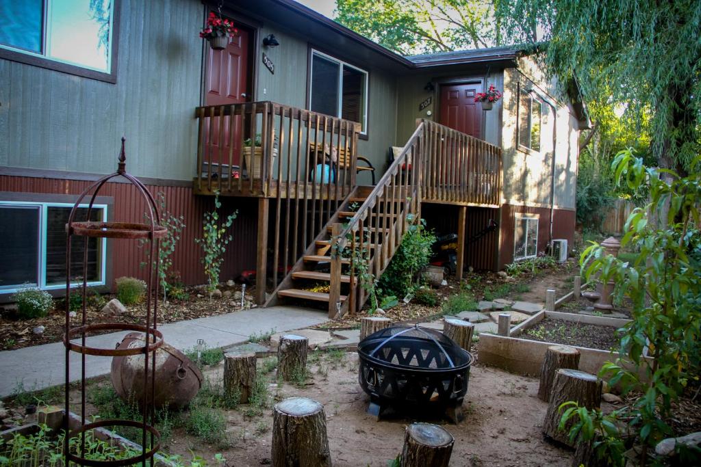 The 8th Street Retreat - main image