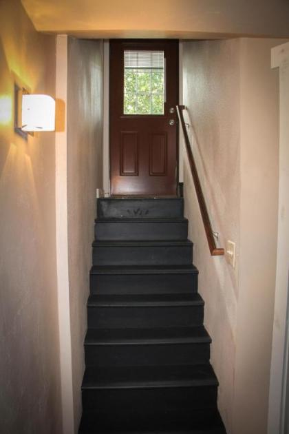 The 8th Street Retreat - image 13