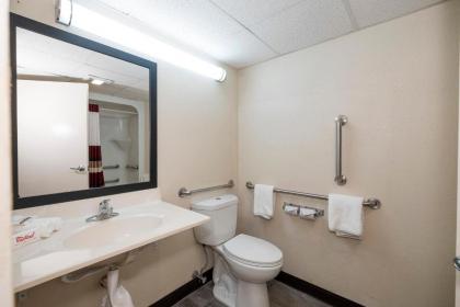 Red Roof Inn Carlisle - image 4
