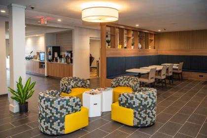 Microtel Inn & Suites by Wyndham Carlisle - image 9