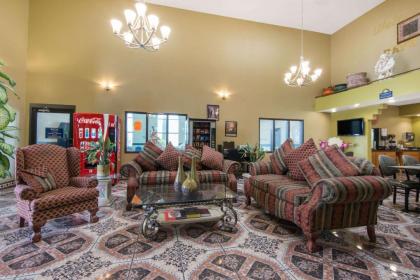 Days Inn by Wyndham Carlsbad - image 2