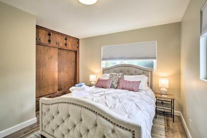 Modern Coastal Home - 1 Mile to Beach and Town! - image 10