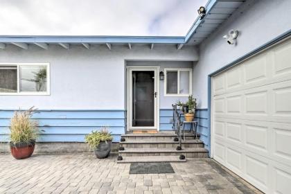 Modern Coastal Home - 1 Mile to Beach and Town! - image 13