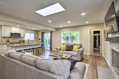 Modern Coastal Home - 1 Mile to Beach and Town! - image 4