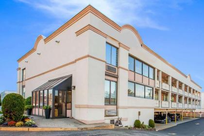 Econo Lodge meadowlands at American Dream Carlstadt New Jersey
