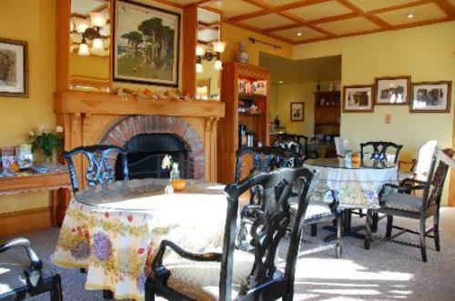 Carmel Wayfarer Inn - image 4