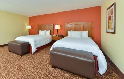 Hampton Inn Chicago-Carol Stream - image 3